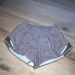 Lululemon Athletica Black Hotty Hot shorts size 6. Heather Grey